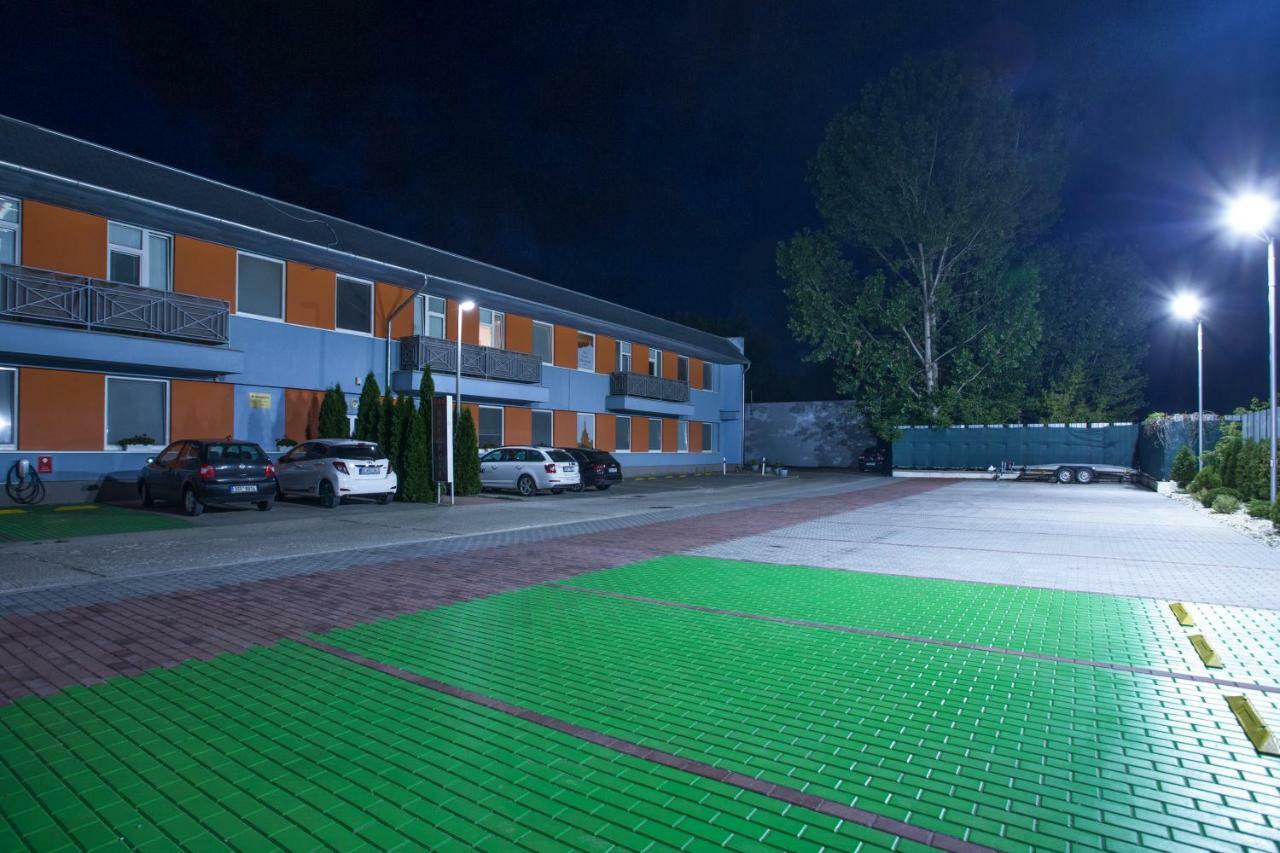 Agro Complex Apartments Nitra Eksteriør billede